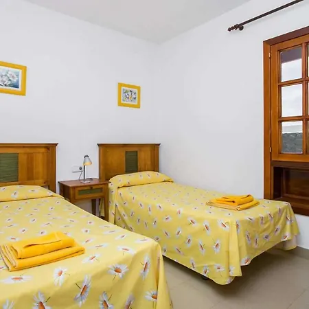 Playa Blanca Sleeps 6 Air Con Wifi *